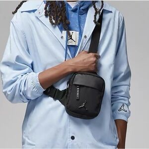 Jordan Brand × Nike AIRBORNE CROSSBODY BAG